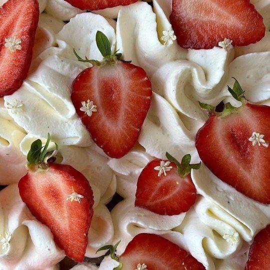 Berry Bounty: Fresh Farm-Picked Delights